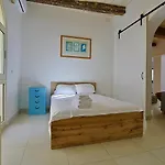 Spacious 3br With Private Garden T5 Apartman