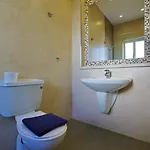 Spacious 3br With Private Garden T5 Apartman