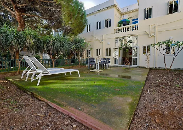 Spacious 3br With Private Garden T5 * سانت جوليان