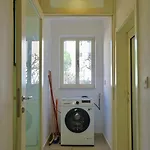 Spacious 3br With Private Garden T5 Apartament
