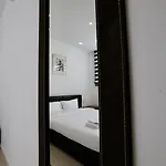 Spacious 3br With Private Garden T5 Apartament