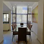 Apartament Spacious 3br With Private Garden T5