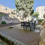 Apartament Spacious 3br With Private Garden T5 *