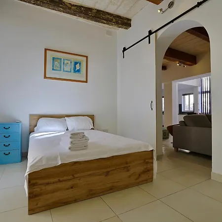 Apartman Spacious 3br With Private Garden T5