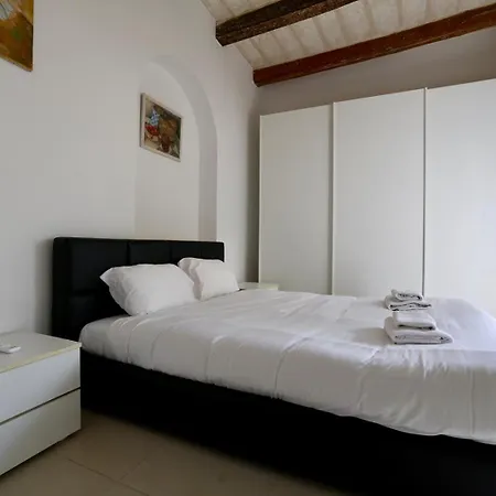Spacious 3br With Private Garden T5 * Saint Julian's