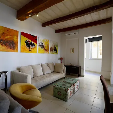 Spacious 3br With Private Garden T5 * St. Julian's