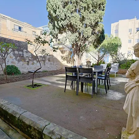 公寓 Spacious 3br With Private Garden T5 *