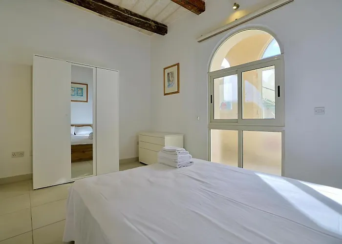 Apartman Spacious 3br With Private Garden T5 *