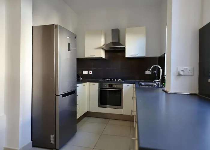 Spacious 3br With Private Garden T5 Apartamento