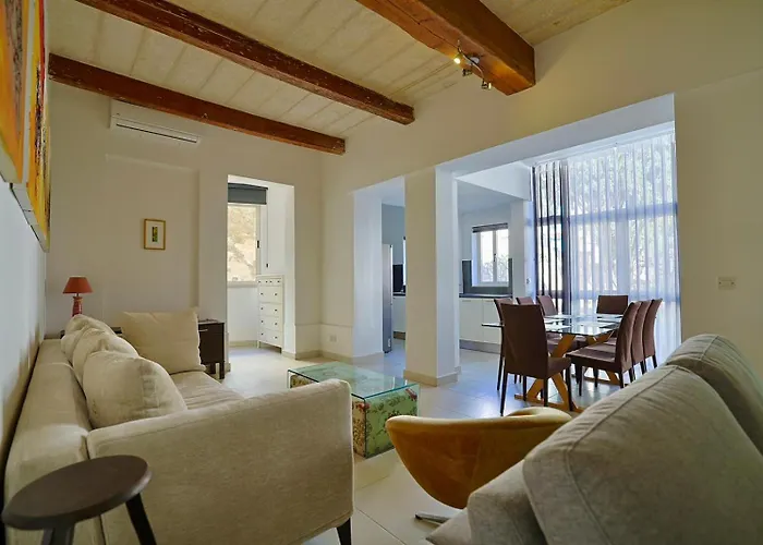 Spacious 3br With Private Garden T5 Apartamento